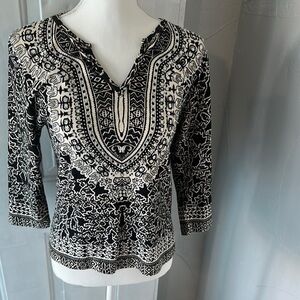 Black and White Patterned Women's Top